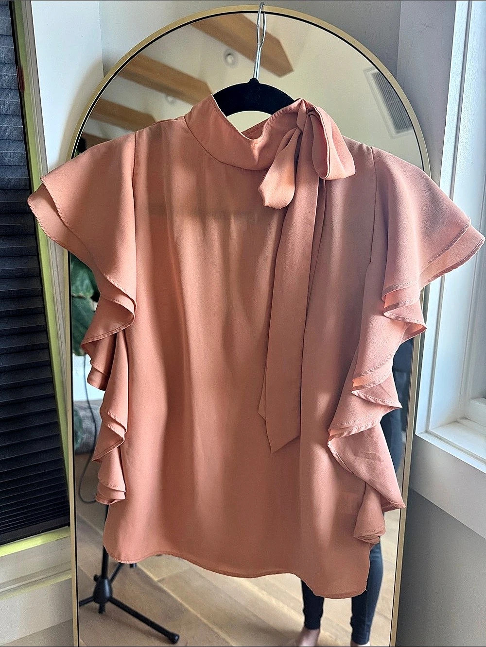 love tree Ruffle Sleeve Blouse in Salmon- Size Small Like New